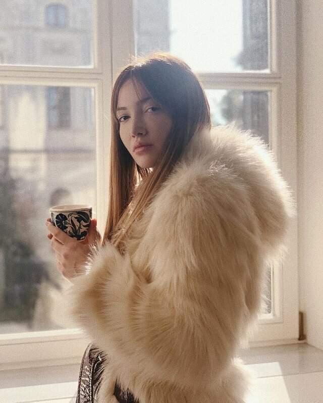 Ödül Törenine Katılan YouTuber Danla Bilic, Sevgilisiyle Dans Etti