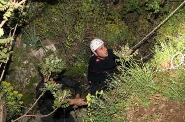 Dilek Feneri Uçurmak İsterken Uçurumdan Düştü Dilek Feneri Uçurmak İsterken Uçurumdan Düştü