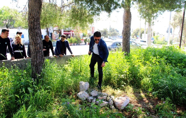 Mahalle Sakinlerinin Arazide Buldukları Mezar Polisi Alarma Geçirdi