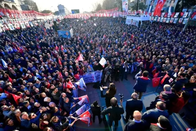 İmamoğlu ile Küçük Kız Arasında İlginç Miting Sohbeti