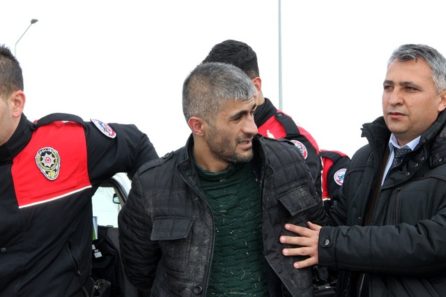 Boşanma Aşamasında Olduğu Eşini 3 Çocuğunun Gözü Önünde Öldüren Katil Koca Yakalandı