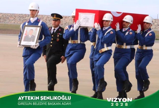 AK Parti Giresun Belediye Başkan Adayı, Şehit Cenazesini Seçim Afişinde Kullandı