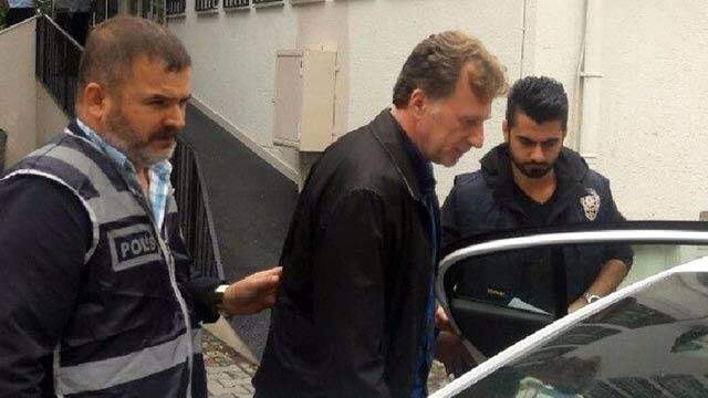 Son Dakika! Eski Milli Futbolcu İsmail Demiriz FETÖ Üyeliğinden 6 Yıl 3 Ay Hapis Cezasına Çarptırıldı Eski Milli Futbolcu İsmail Demiriz FETÖ Üyeliğinden 6 Yıl 3 Ay Hapis Cezasına Çarptırıldı