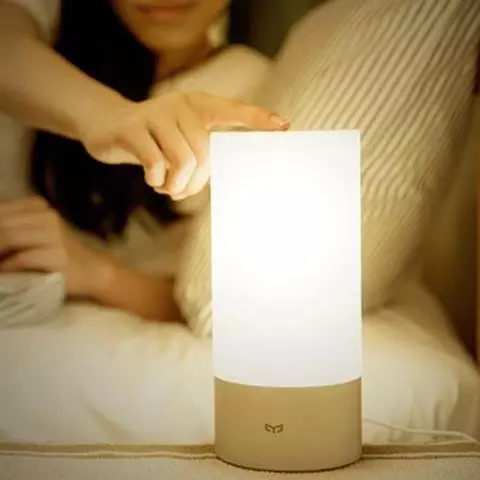 Evinde Akıllı Aydınlatma Sistemi Kuracakların Tercih Edebileceği 6 Akıllı Lamba