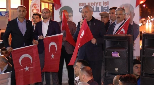 Kritik Büyükşehirde İYİ Parti'den 300 Kişilik Grup, Cumhur İttifakı'na Katıldı