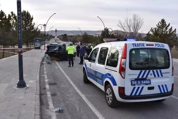 Üniversite Kampüsünde Yarış Yapan İki Araç Dehşet Saçtı! 1 Öldü, 3 Yaralı