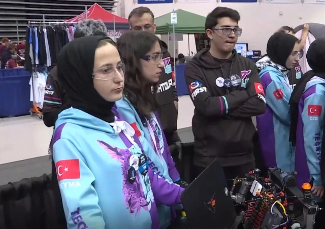 Türk Liseleri New York'ta Robot Yarışmasında Boy Gösteriyor
