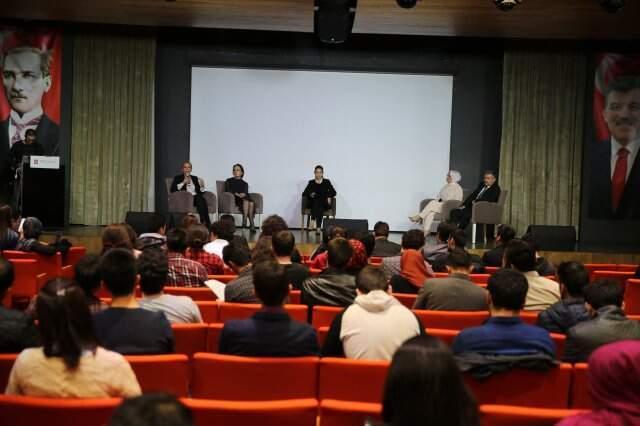 Abdullah Gül Üniversitesi Öğrencileri 