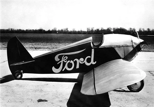 İlk Uçuşunu 70 Yıl Önce Gerçekleştiren Tarihin İlk Uçan Arabası: Aerocar