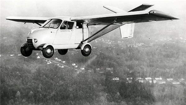 İlk Uçuşunu 70 Yıl Önce Gerçekleştiren Tarihin İlk Uçan Arabası: Aerocar