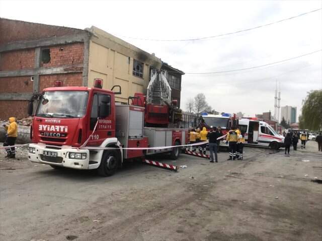 Ankara'da Facia! 3 Katlı Metruk Binada Çıkan Yangında 5 Kişi Can Verdi