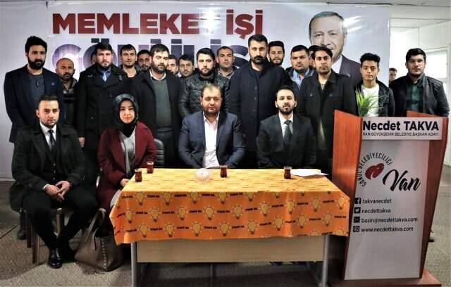 İYİ Parti'den İstifa Eden 25 İsim Seçimlere 1 Gün Kala AK Parti'ye Geçti