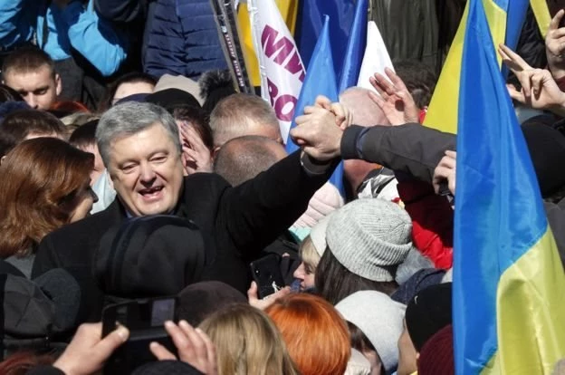 Ukrayna Sandık Başına Gidiyor, Anketlerde Ünlü Komedyen Zelenskiy Önde