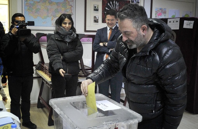 Oy Kullanan Cem Yılmaz, Sandık Başında Espriyi Patlattı