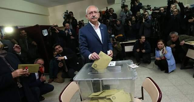 CHP Lideri Kemal Kılıçdaroğlu Ankara'da Oyunu Kullandı