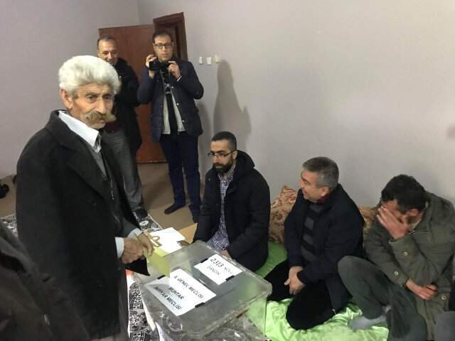 Türkiye'nin En Erken Biten Seçimi Türkiye'de 23 Seçmenli Köyde Oy Verme İşlemi Sona Erdi