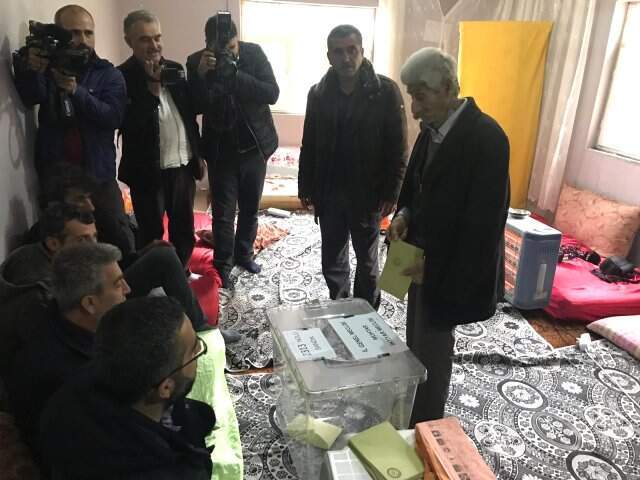Türkiye'nin En Erken Biten Seçimi Türkiye'de 23 Seçmenli Köyde Oy Verme İşlemi Sona Erdi