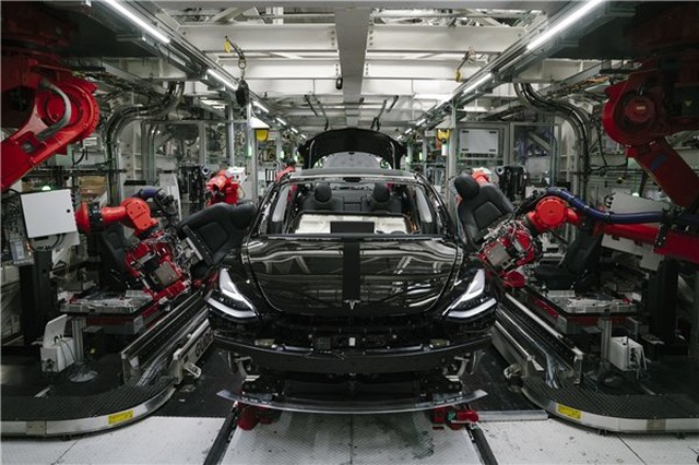Apple, Tesla'nın Çok Önemli Bir Yöneticisini İşe Aldı