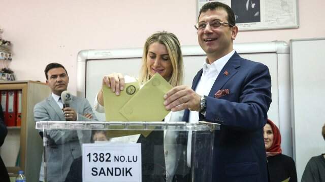 Son Dakika! AK Parti'nin İstanbul Adayı Binali Yıldırım: İmamoğlu 25 Bin Oy Önde AK Parti'nin İstanbul Adayı Binali Yıldırım: İmamoğlu 25 Bin Oy Önde