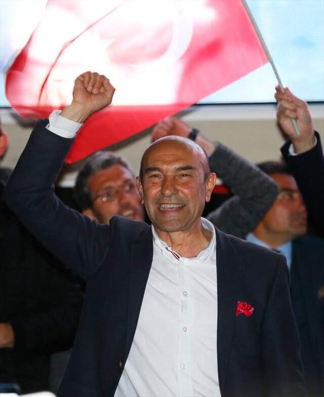 Tunç Soyer, Sosyal Medyadaki Unvanını 'İzmir Büyükşehir Belediye Başkanı' Olarak Güncelledi Tunç Soyer, Sosyal Medyadaki Unvanını