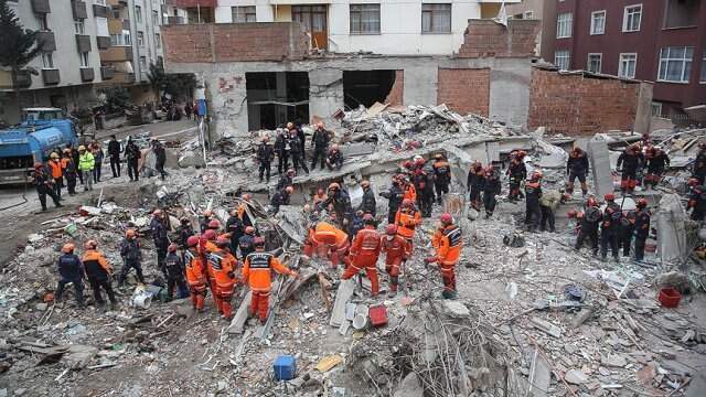 Kartal'da 21 Kişinin Hayatını Kaybettiği Çöken Bina Soruşturmasında, 3 Şüphelinin 15 Yıla Kadar Hapsi İstendi Kartal'da 21 Kişinin Hayatını Kaybettiği Çöken Bina Soruşturmasında, 3 Şüphelinin 15 Yıla Kadar Hapsi İstendi