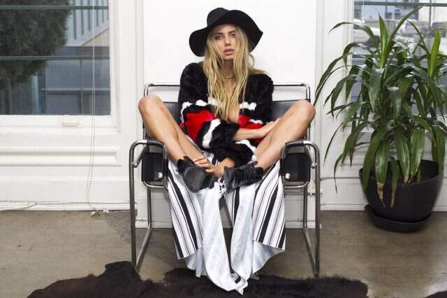 Model Sahara Ray, Modaya Uyarak Küvette Çıplak Poz Verdi
