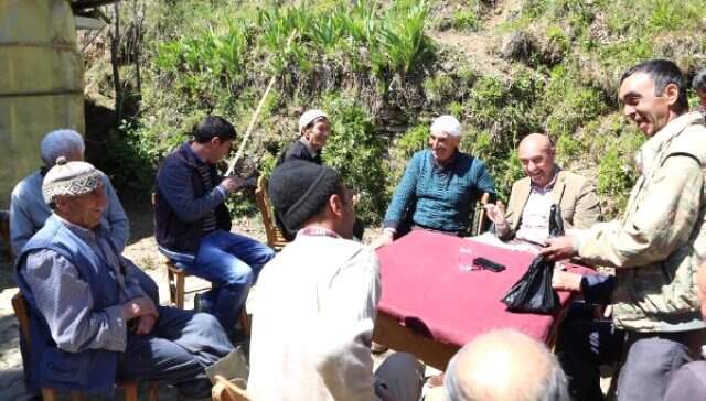 Tunç Soyer Sözümü Tuttu! En Düşük Oyu Aldığı Mahalleyi Ziyaret Etti Tunç Soyer Sözünü Tuttu! En Düşük Oyu Aldığı Mahalleyi Ziyaret Etti