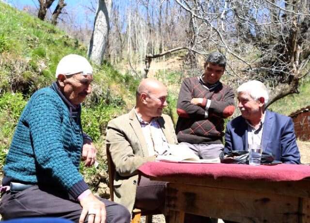 Tunç Soyer Sözümü Tuttu! En Düşük Oyu Aldığı Mahalleyi Ziyaret Etti Tunç Soyer Sözünü Tuttu! En Düşük Oyu Aldığı Mahalleyi Ziyaret Etti