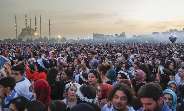 Adana'da Karnaval Nedeniyle Oteller Doldu, Apart Ücretleri Tavan Yaptı