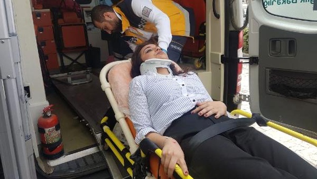 İstanbul'daki Fuar Alanında Stant Devrildi: Yaralılar Var