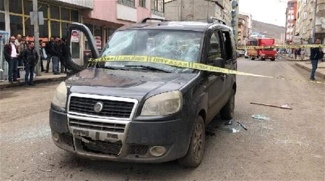 Aracın Önünü Kesip, İçindeki 4 Kişiyi Sopalarla Dövdüler Köyde Çıkan Seçim Kavgası Kente Taşındı! 4 Kişiyi Sopalarla Dövdüler