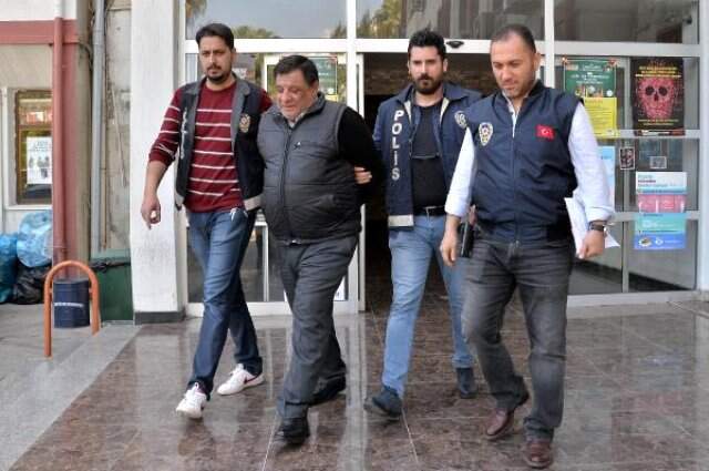 İş Üstünde Yakalanan Tırnakçıdan Pişkin Sözler: 40 Yıldır Yapıyorum Kardeşim İş Üstünde Yakalanan Tırnakçıdan Pişkin Sözler: 40 Yıldır Yapıyorum Kardeşim