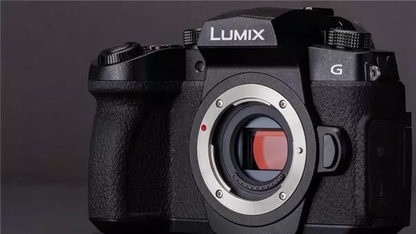 Panasonic, 4k Fotoğraf Çekebilen Yeni Kamerası Lumix Dmc-G95'i Duyurdu