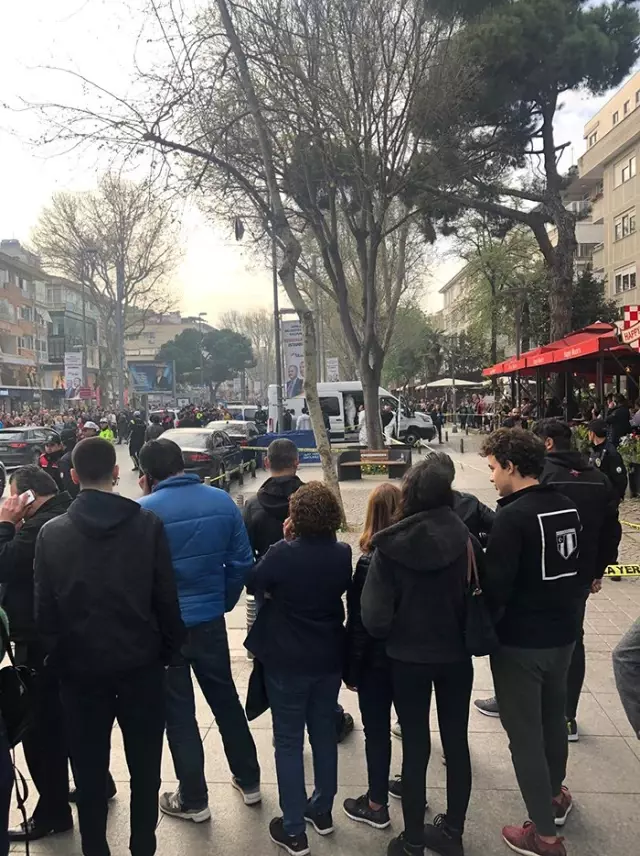  <a class='keyword-sd' href='/istanbul/' title='İstanbul'>İstanbul</a>'un Göbeğinde Mafya Hesaplaşması! Eşi ve Oğlunun Gözü Önünde Öldürüldü