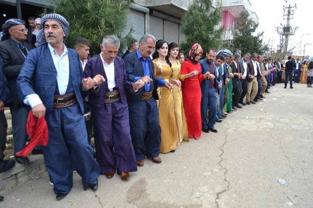 Batman'daki Aşiret Düğününde, Geline 1 Kilo Altın Takıldı