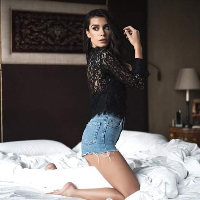 Burcu Kıratlı Kimdir? Sinan Akçıl'dan Boşanacağı İddia Edilen Burcu Kıratlı Kimdir?