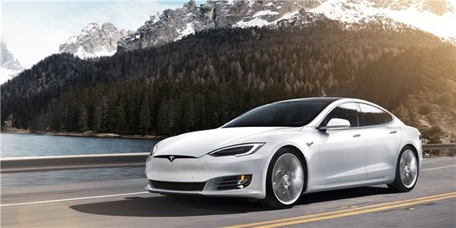 Elon Musk: Tesla'nın Otomatik Pilotu, Yollardaki Çukurlardan Kaçınabilecek