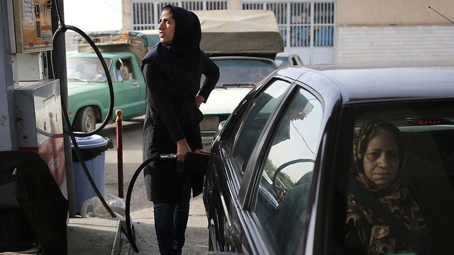 İran'ın Petrolle İmtihanı: Çöküşten Sadece Yaptırımlar mı Sorumlu?