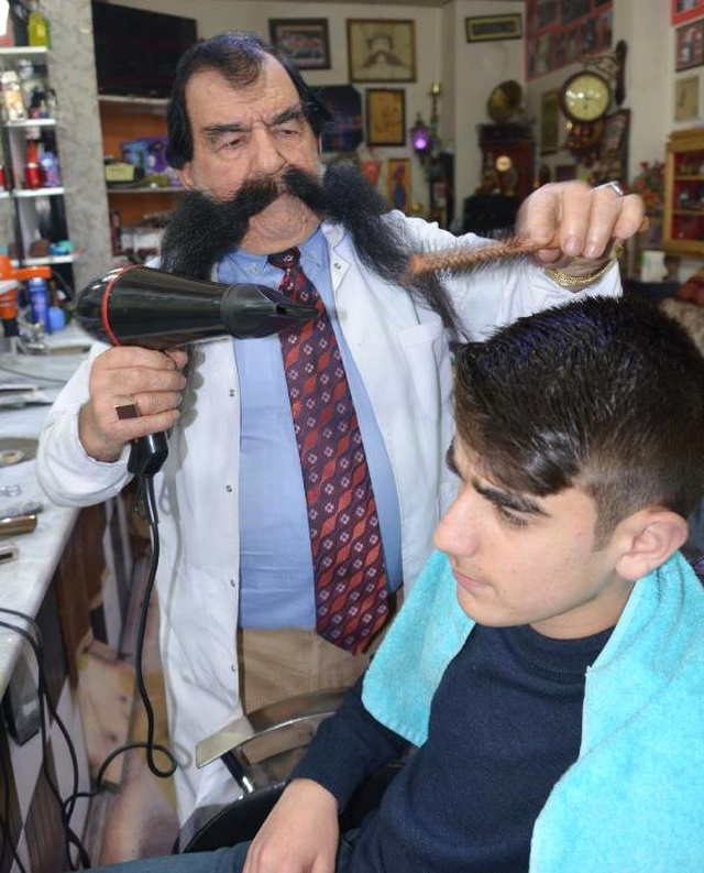 Horasanlı Pala, 50 Yıldır Uzattığı Bıyıkları 1,5 Metreyi Geçti