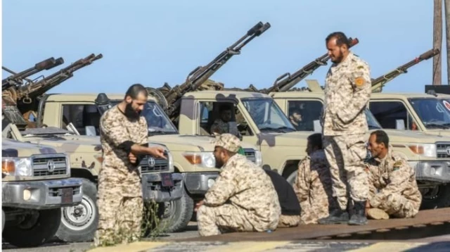 Halife Hafter: Libya'nın Başkenti Trablus'u Ele Geçirmeye Çalışan Komutan