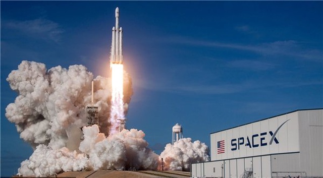 <a class='keyword-sd' href='/spacex/' title='Spacex'>Spacex</a>, İlk Ticari Uçuşunu Bu Gece Gerçekleştirmeye Hazırlanıyor