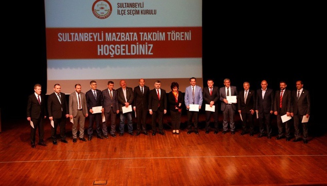 Sultanbeyli Belediye Başkanı Hüseyin Keskin, Mazbatasını Aldı