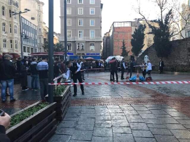 Galata Kulesi'nin Terasından Aşağı Düşen Kadın Hayatını Kaybetti Galata Kulesi'nin Terasından Aşağı Düşen Kadın Hayatını Kaybetti