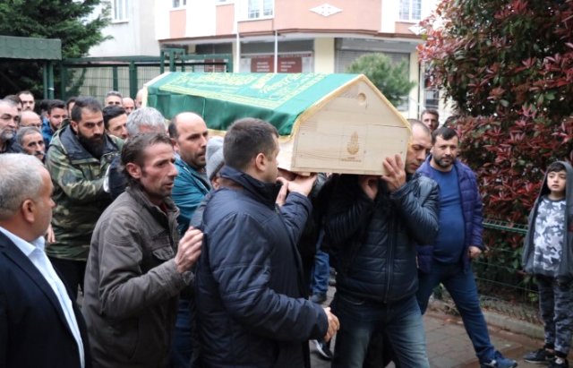 Mehmet Günsür ve Beren Saat, Sette Hayatını Kaybeden İşçi İçin Taziye Mesajı Yayınladı