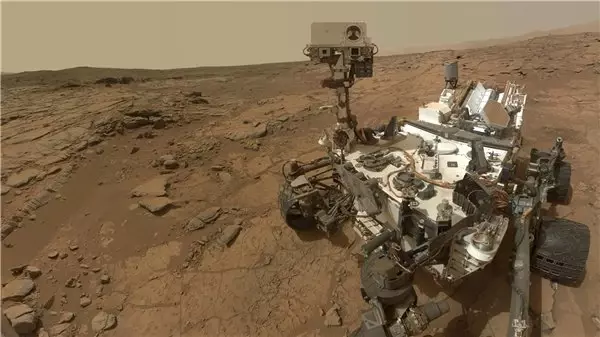 Nasa'nın Curiosity Aracı, Mars'ta Bir Delik Açtı