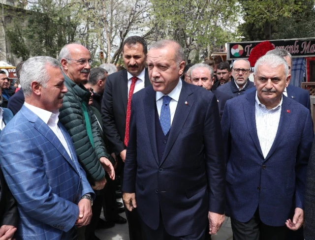 Cumhurbaşkanı Erdoğan, Mustafa Yazıcı'nın Tabutuna Omuz Verdi