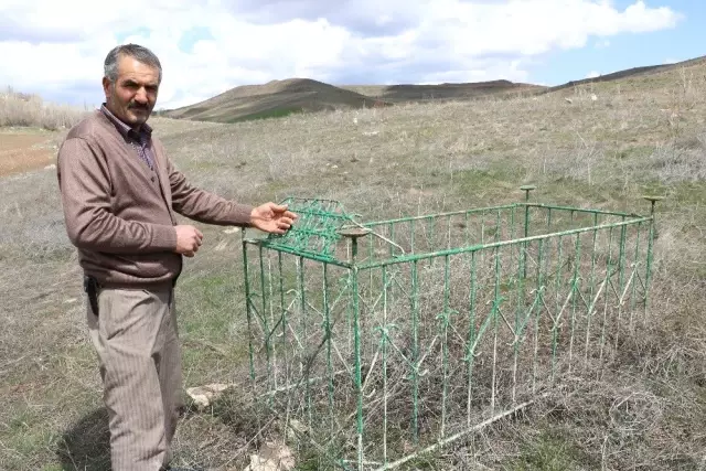 Sivas'ta Bulunan 4 Eylül Barajı Kurudu, Mezarlar Ortaya Çıktı