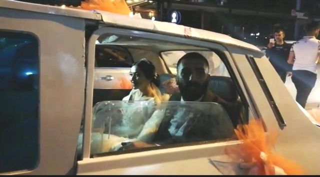 Osmaniyeli Genç, 1978 Model Toros'u Limuzine Çevirip Gelin Arabası Yaptı