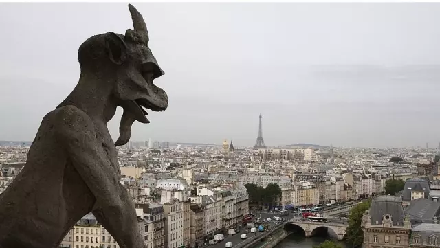 Notre-Dame Katedrali: Fransa Tarihinin Bir Sembolü, Paris'in Kalbi