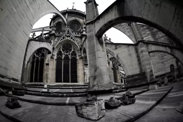 Notre-Dame Katedrali: Fransa Tarihinin Bir Sembolü, Paris'in Kalbi